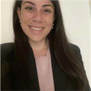 Laureata in mediazione linguistica e culturale e lingue per le relazioni internazionali impartisce lezioni a studenti di scuole medie e liceo